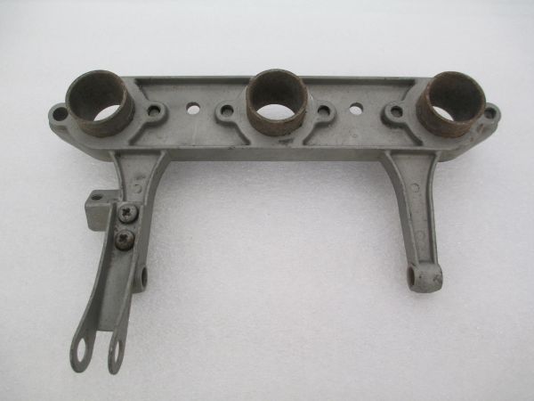 Klempf's British Parts. MANIFOLD, IN, T150, USED